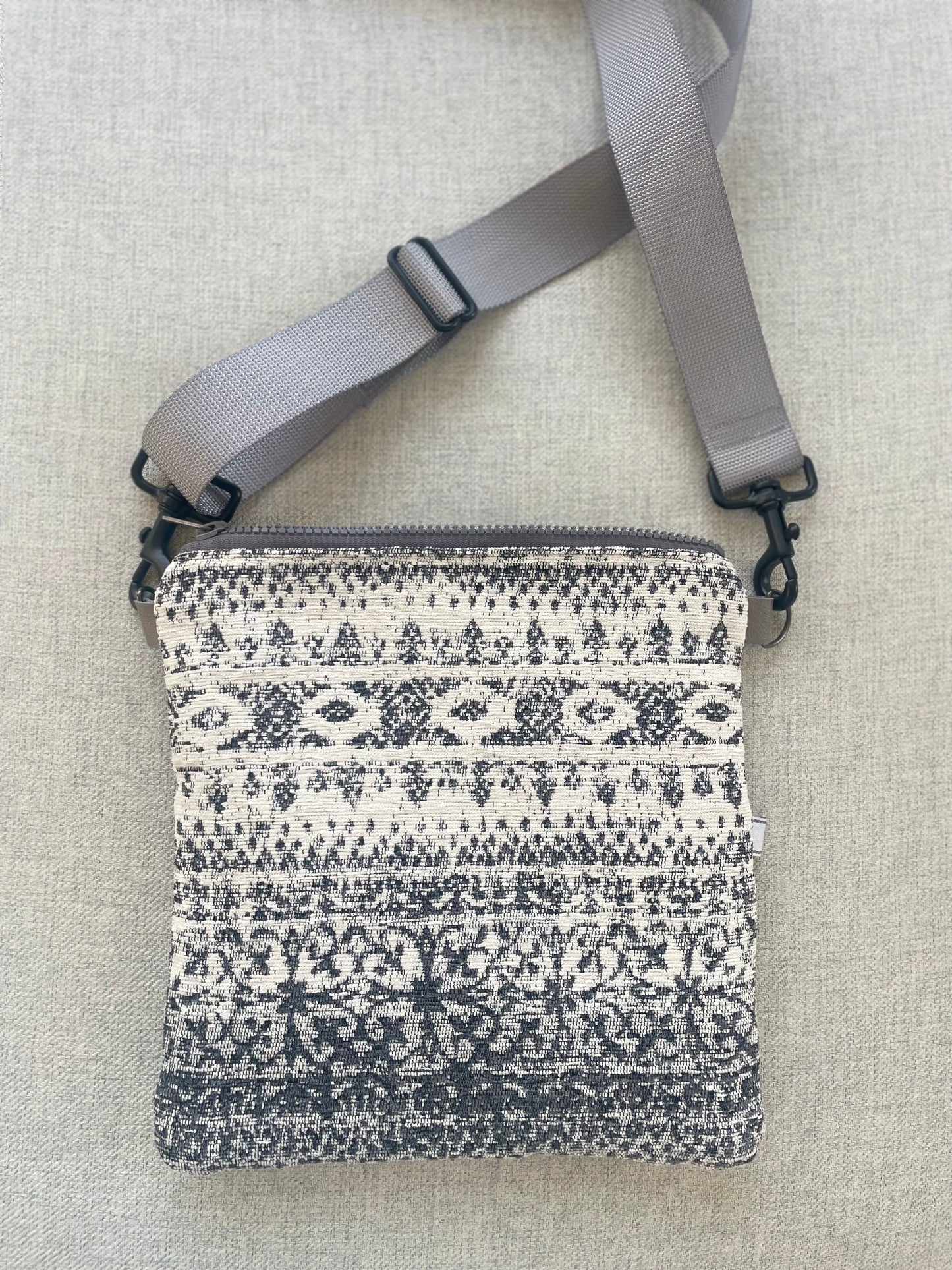 Cross Body Bag - Salt & Pepper